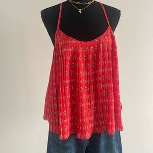 Hollister pleaded red top